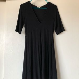 Silence + Noise Urban Outfitters black v-neck